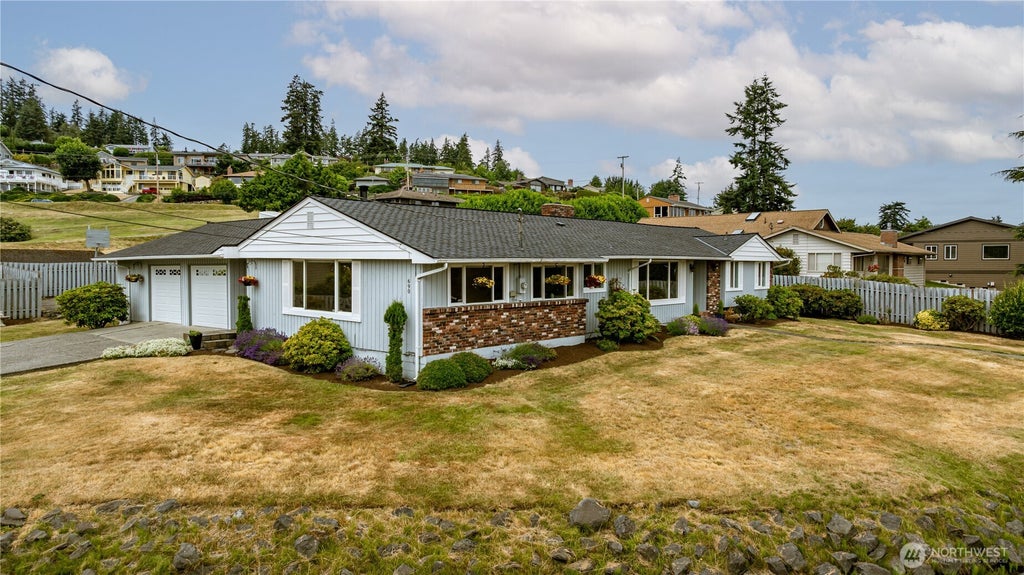Photo of 690 Maplewood Loop, Oak Harbor, WA 98277 (MLS # 2507803)