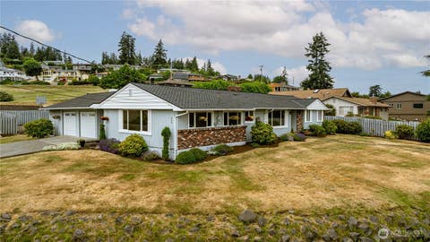 Photo of 690 Maplewood Loop, Oak Harbor, WA 98277 (MLS # 2507803)