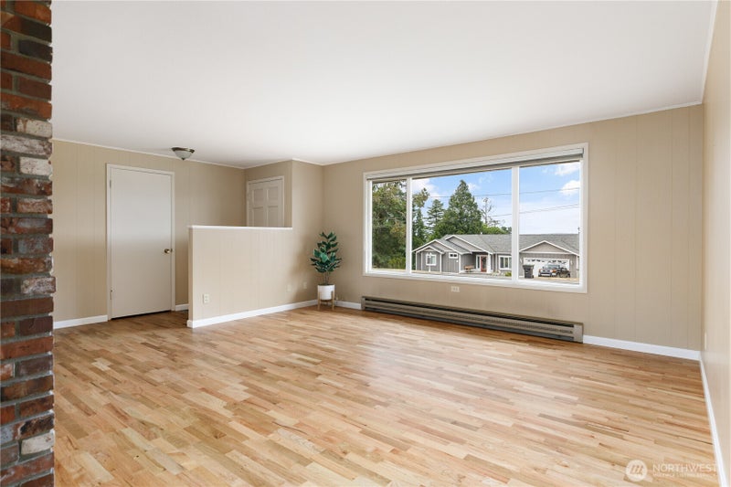 690 Maplewood Loop