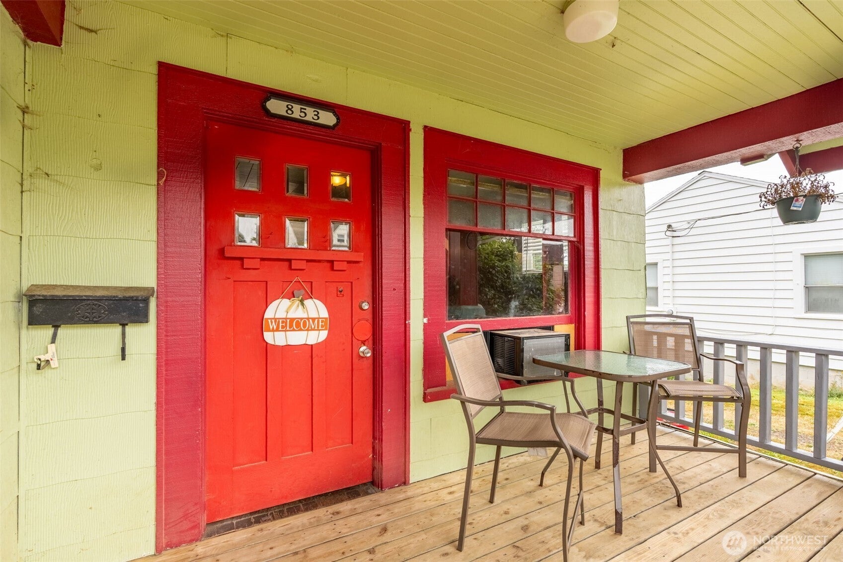 853 Fowler Street