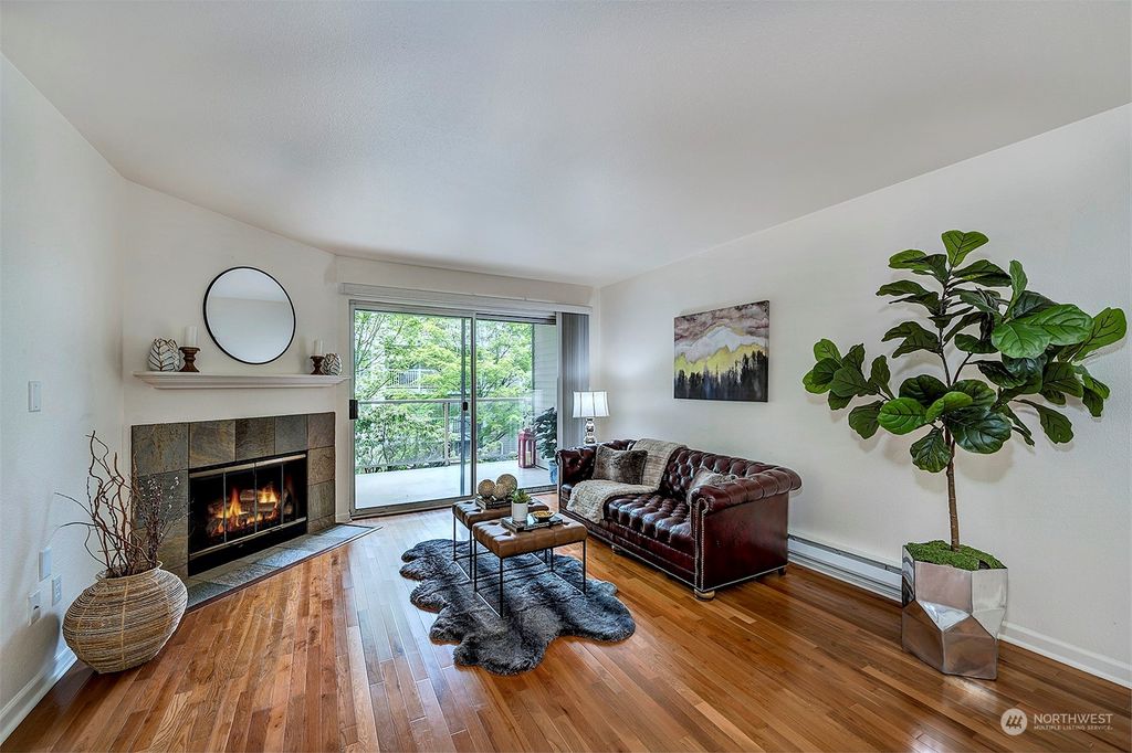 Photo of 2760 76th Avenue SE #208, Mercer Island, WA 98040 (MLS # 2134313)