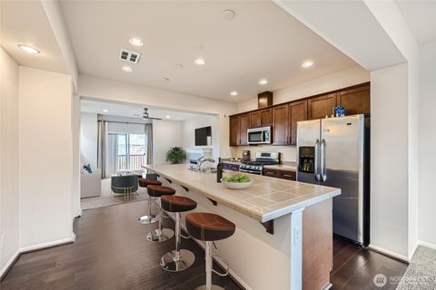 Photo of 3325 30th Dr Dr, Everett, WA 98201 (MLS # 2490005)