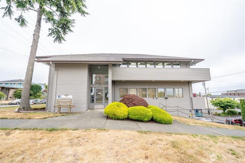 Photo of 218 N Broadway Street, Aberdeen, WA 98520 (MLS # 2569728)