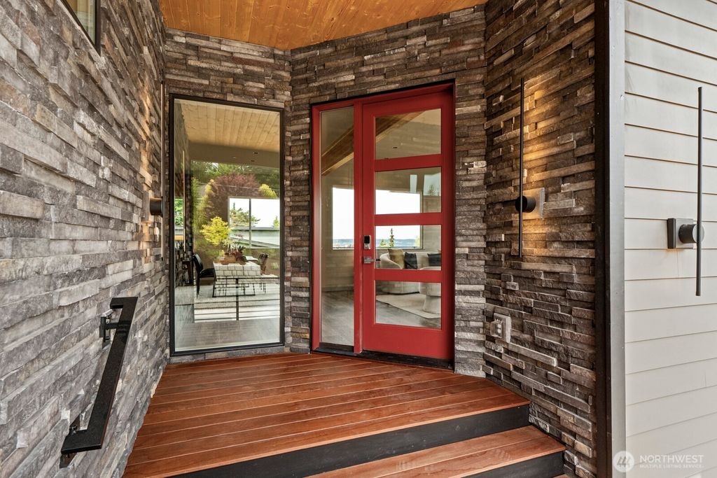 Photo of 5009 Ocean Avenue, Everett, WA 98203 (MLS # 2426980)