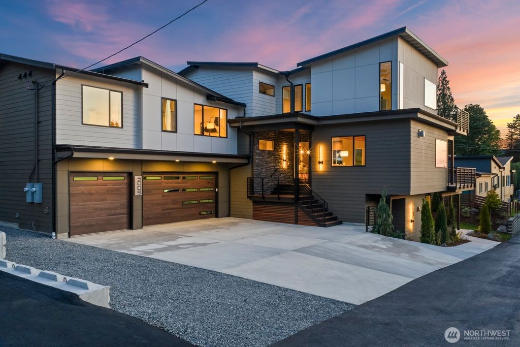 Photo of 5009 Ocean Avenue, Everett, WA 98203 (MLS # 2426980)