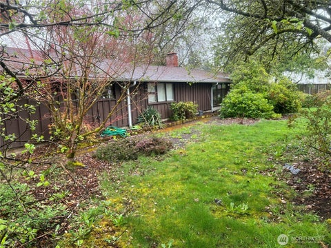 Photo of 224 126th Street E, Tacoma, WA 98445 (MLS # 2579462)