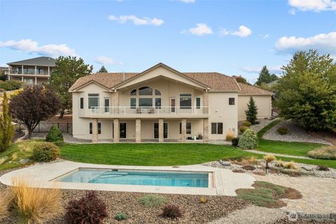 Photo of 2330 Enchantment View, East Wenatchee, WA 98802 (MLS # 2441145)