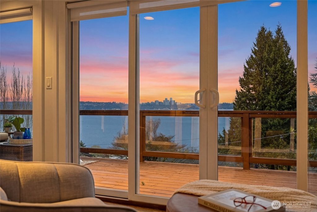 Photo of 603 38th Avenue, Seattle, WA 98122 (MLS # 2488557)