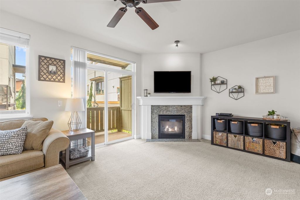 Photo of 325 Chelan Place NE #D-3, Renton, WA 98059 (MLS # 2069979)
