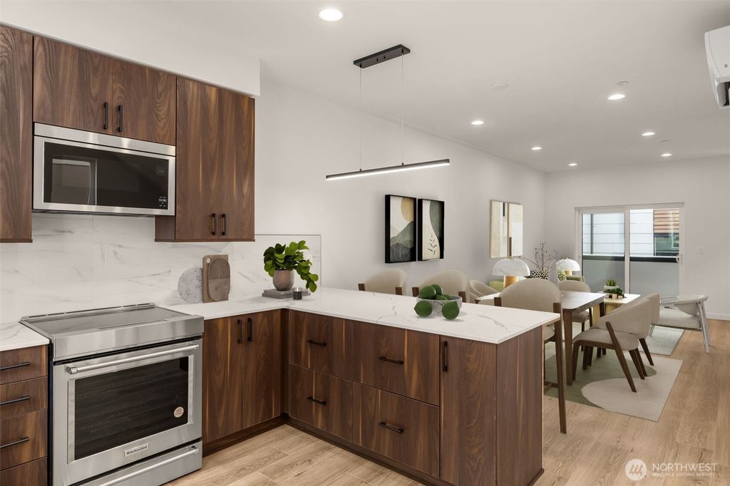 Photo of 914 B 15th Avenue, Seattle, WA 98122 (MLS # 2495547)