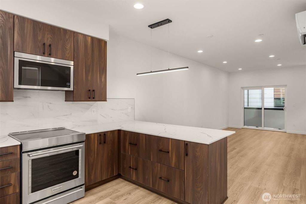 Photo of 914 B 15th Avenue, Seattle, WA 98122 (MLS # 2495547)