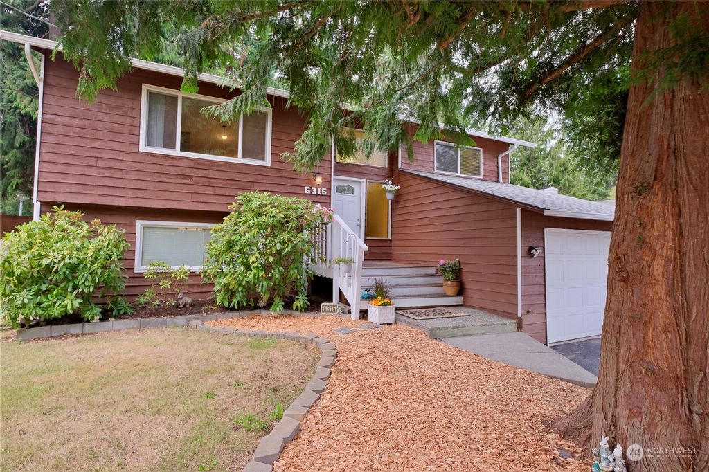 Photo of 6315 170th Place SW, Lynnwood, WA 98037 (MLS # 2154708)