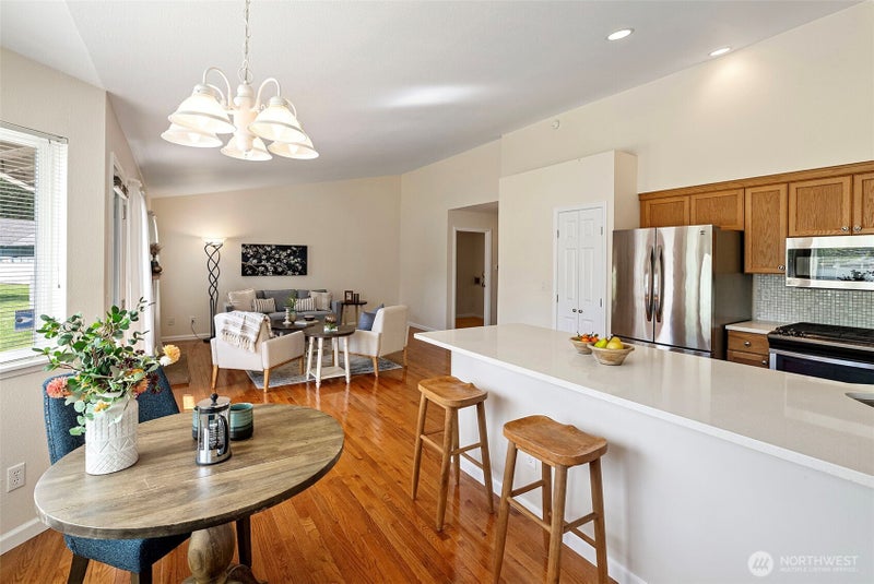 902 NW Leisure Lane