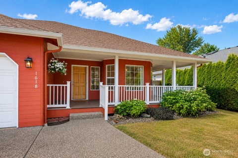 Photo of 1618 E Highland Avenue, Mount Vernon, WA 98273 (MLS # 2526058)