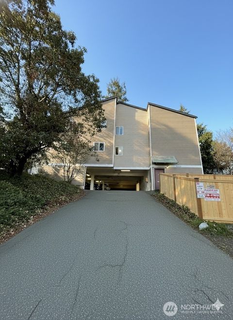 14344 N Stone Avenue 32 Seattle WA 98133