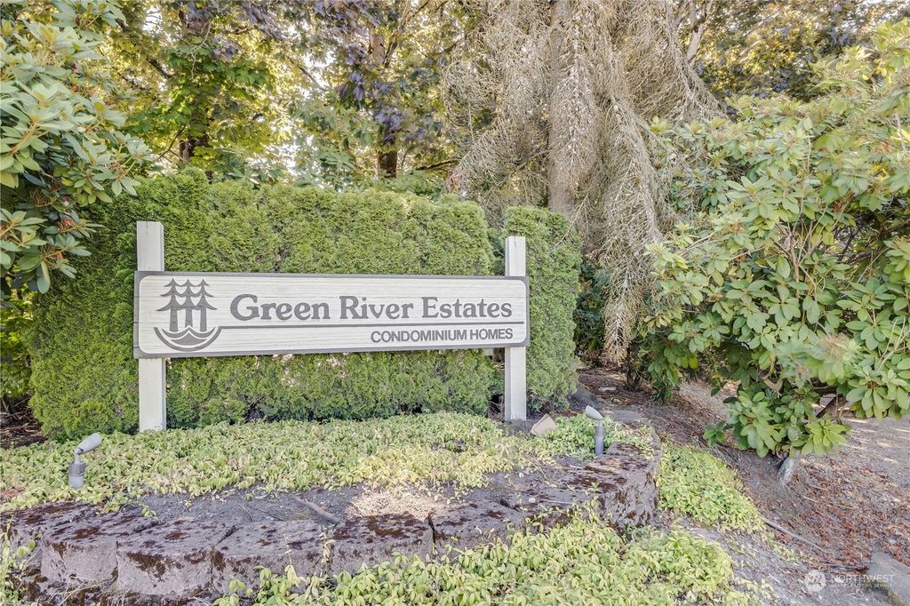 Photo of 1856 Central Place S #D40, Kent, WA 98030 (MLS # 2268808)