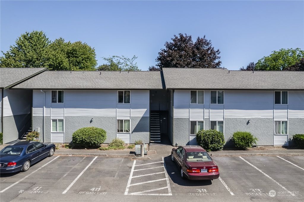 Photo of 1856 Central Place S #D40, Kent, WA 98030 (MLS # 2268808)