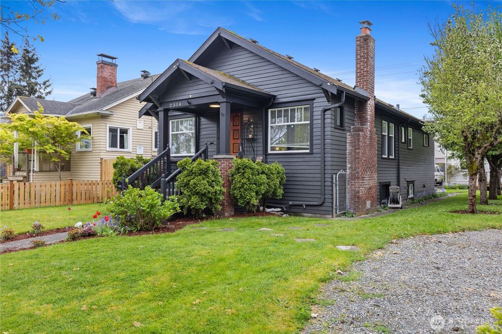 Photo of 2314 McDougall Avenue, Everett, WA 98201 (MLS # 2365199)