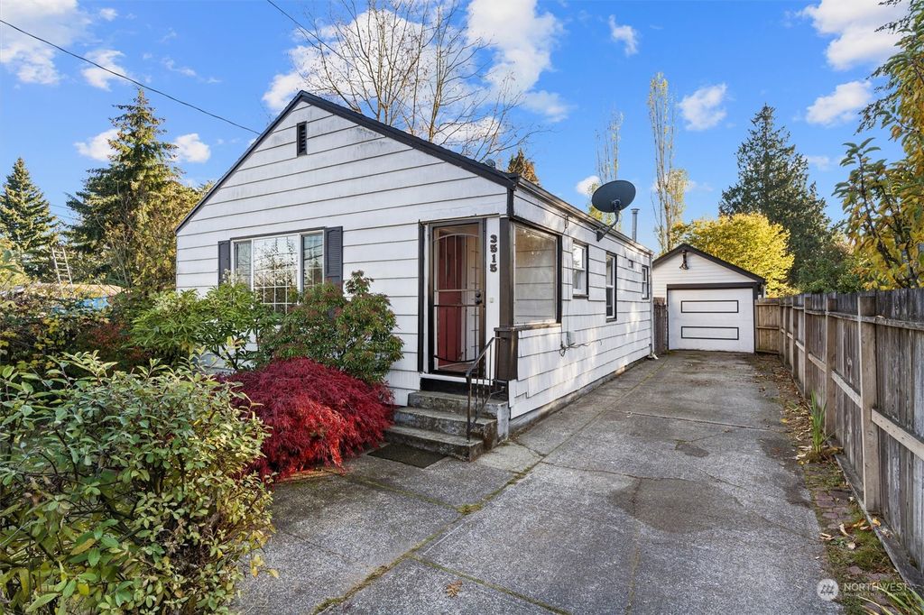 Photo of 3515 SW 98th Street, Seattle, WA 98126 (MLS # 2017546)