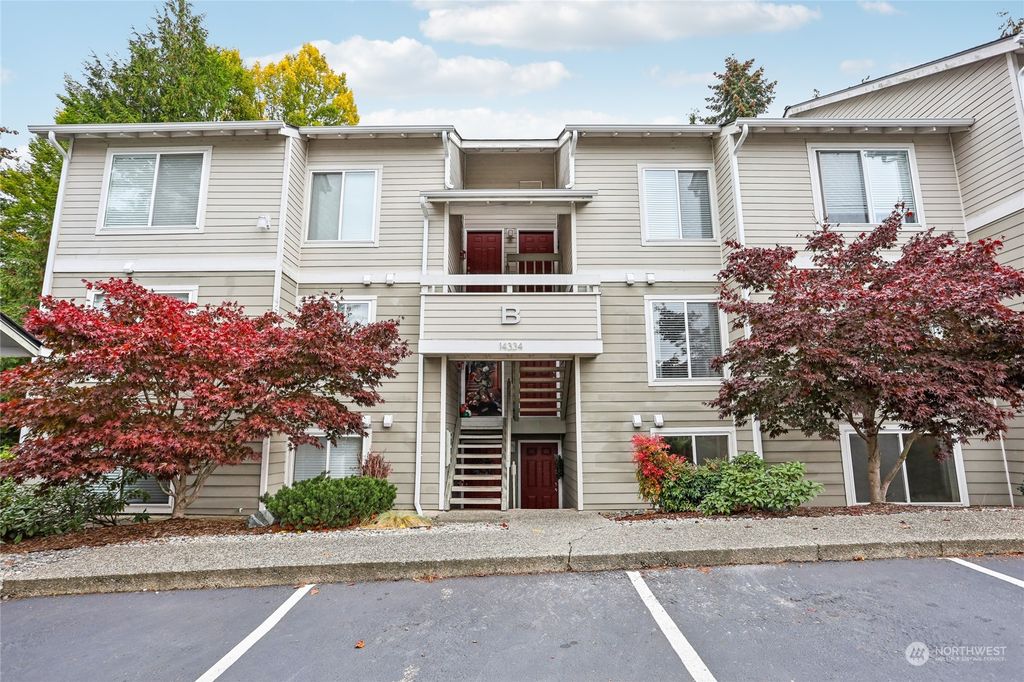 Photo of 14334 126th Avenue NE #B102, Kirkland, WA 98034 (MLS # 2303047)