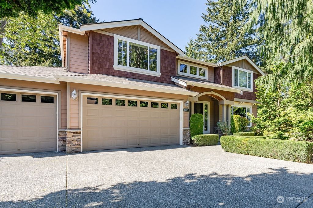 Photo of 10209 114th Place NE, Kirkland, WA 98033 (MLS # 2220279)