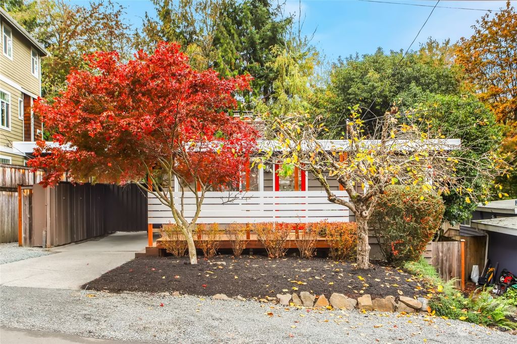 Photo of 4506 NE 94th Street, Seattle, WA 98115 (MLS # 2305988)