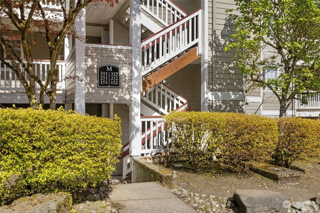 Photo of 18501 SE Newport Way Way #M152, Issaquah, WA 98027 (MLS # 2220415)