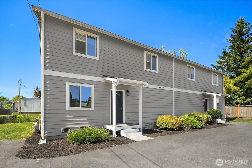Photo of 513 4th Street, Sultan, WA 98294 (MLS # 2530144)