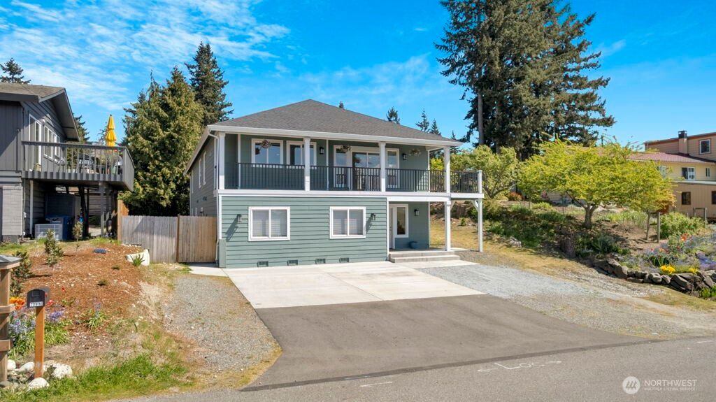Photo of 20916 3rd Avenue S, Des Moines, WA 98198 (MLS # 2510758)