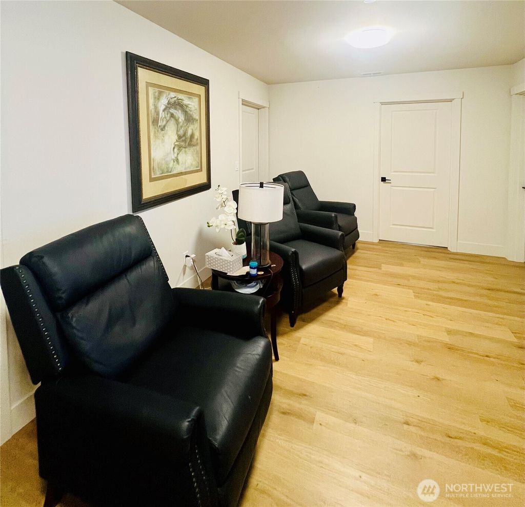 Photo of 20916 3rd Avenue S, Des Moines, WA 98198 (MLS # 2510758)