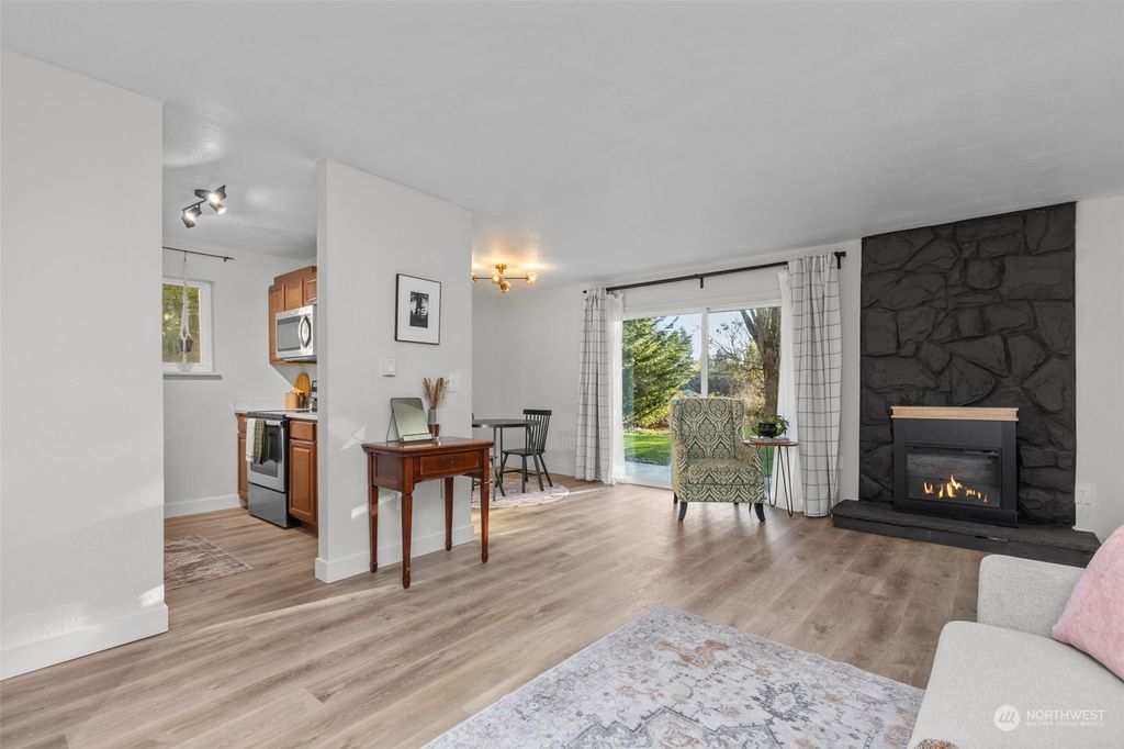 Photo of 12429 NE 130th Court #G106, Kirkland, WA 98034 (MLS # 2327157)