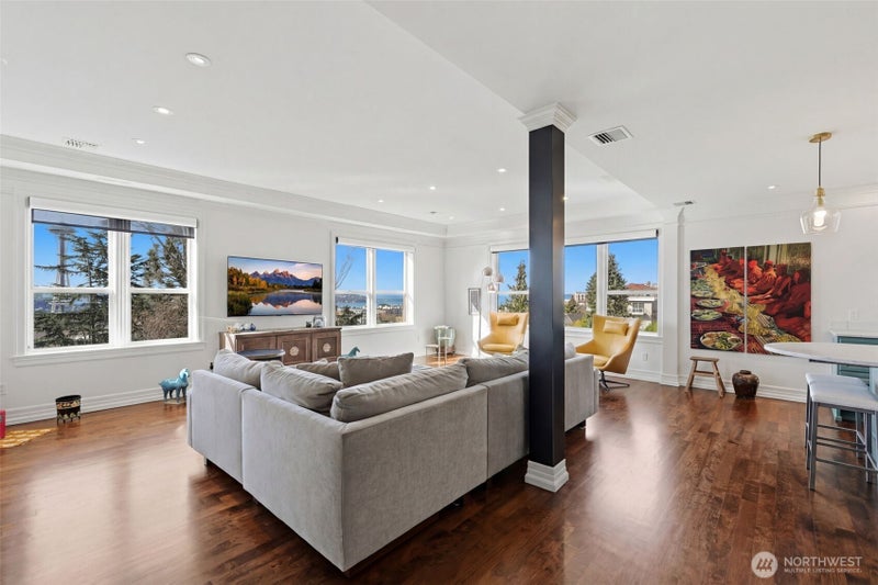 405 Prospect Street 300