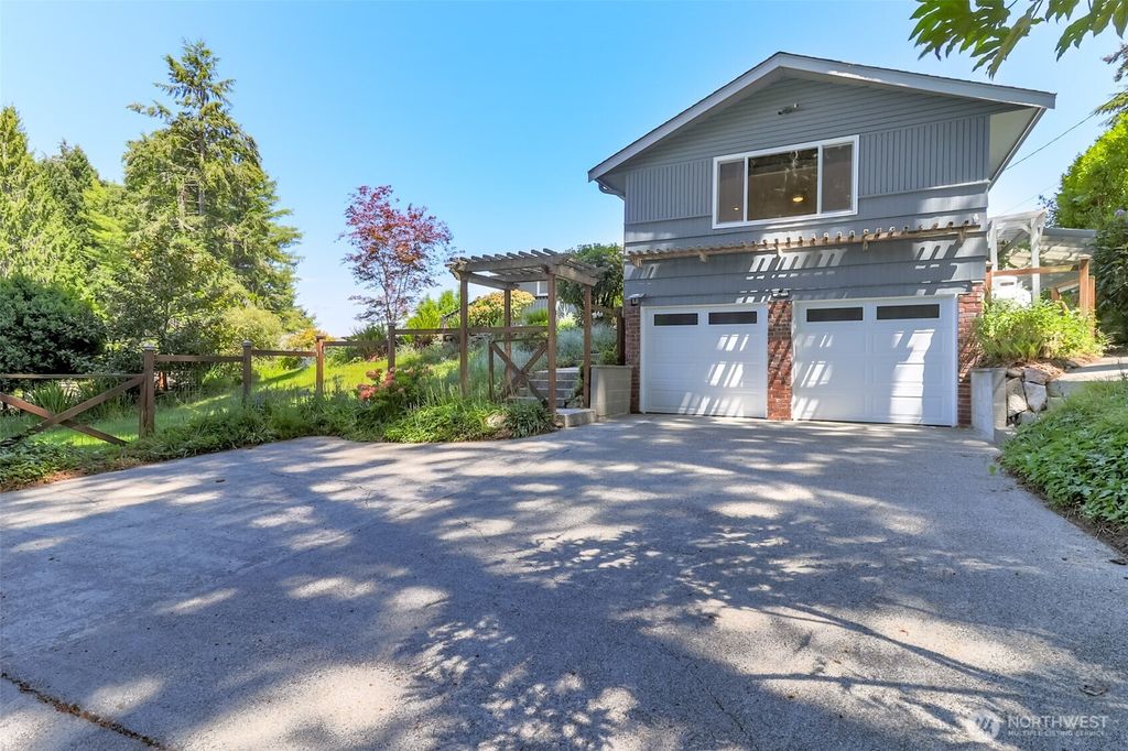 Photo of 4430 John Luhr Road NE, Olympia, WA 98516 (MLS # 2526431)