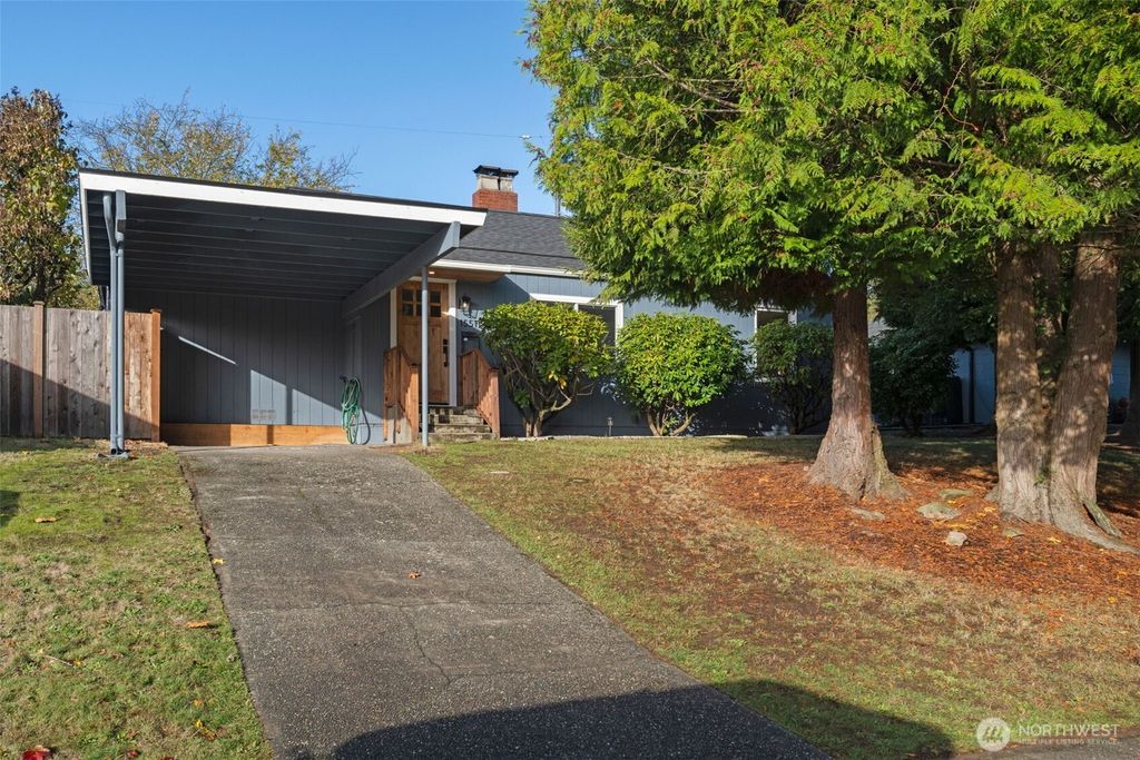 Photo of 15511 10th Avenue NE, Shoreline, WA 98155 (MLS # 2451272)