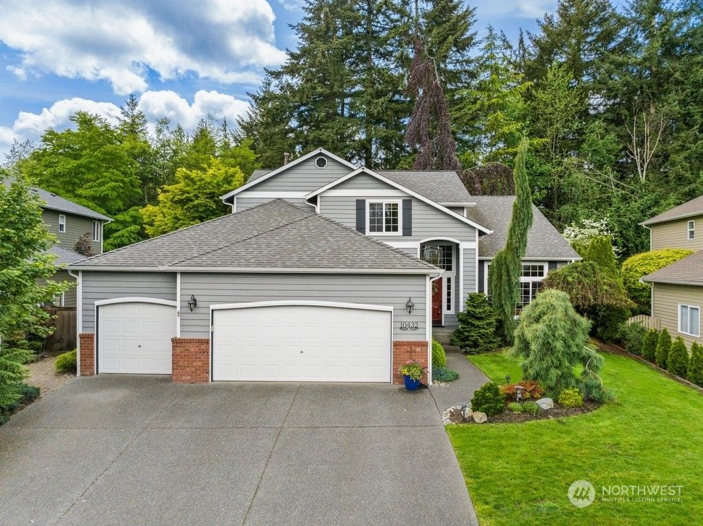 Photo of 10432 27th Drive SE, Everett, WA 98208 (MLS # 2237858)