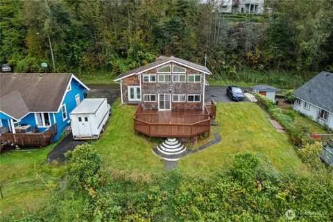Photo of 605 Emerald Court, Hoquiam, WA 98550 (MLS # 2452344)