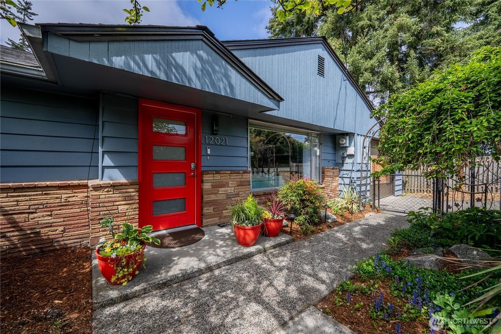 Photo of 12021 5th Avenue NE, Seattle, WA 98125 (MLS # 2356630)