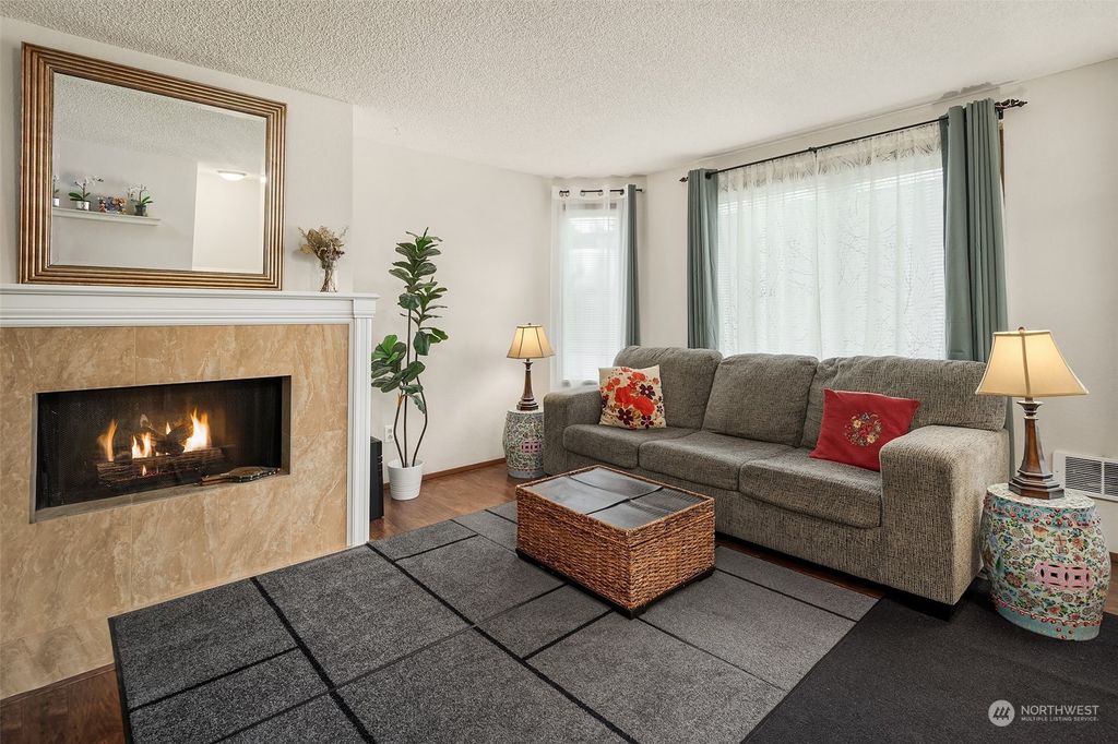 Photo of 4618 SW 319th Place #10-D, Federal Way, WA 98023 (MLS # 2199568)