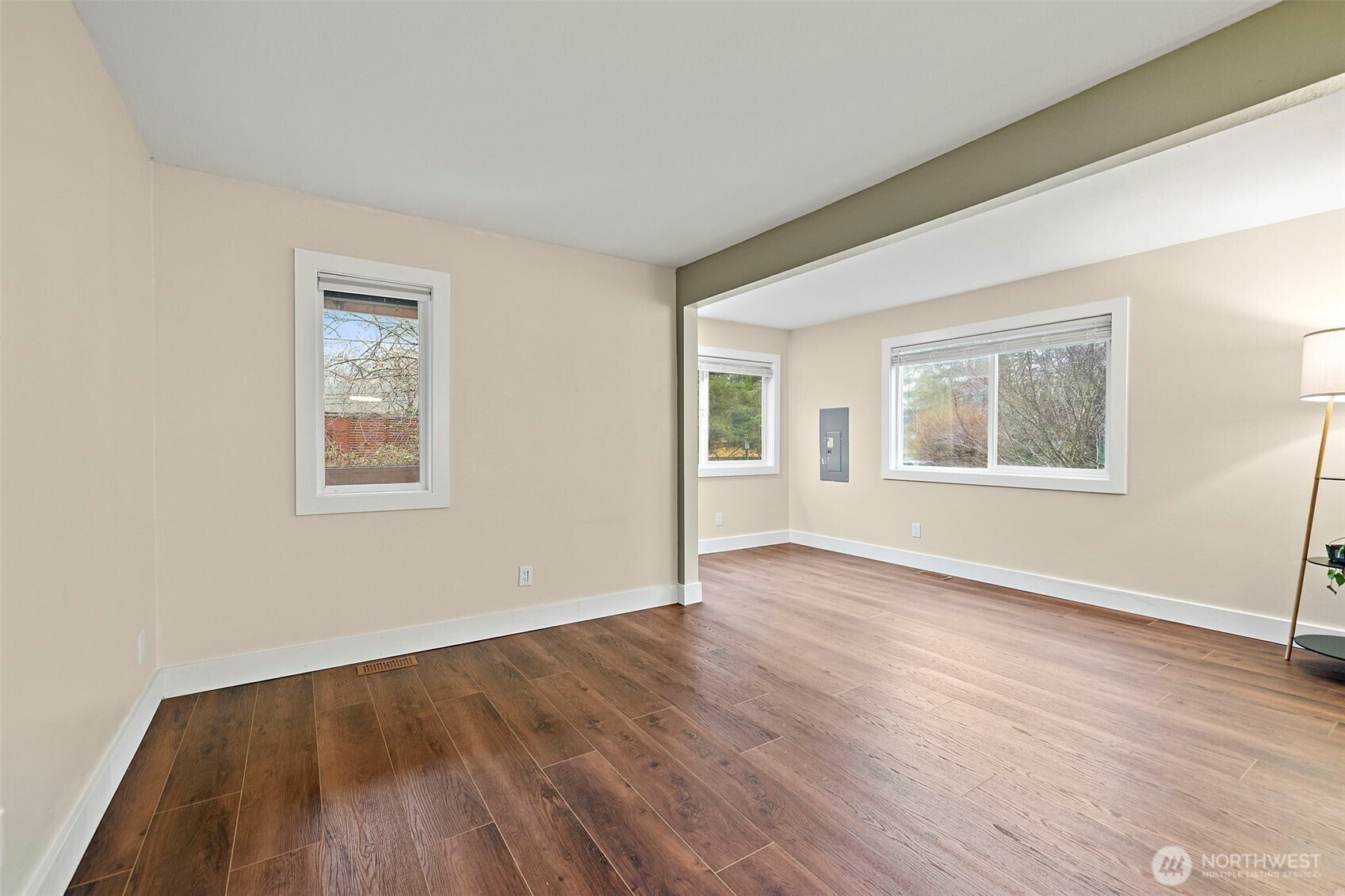 7575 Railroad Place SE