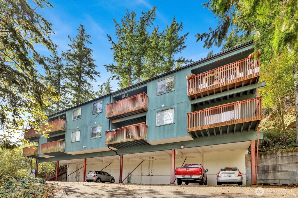 Photo of 800 20th Street St, Bellingham, WA 98225 (MLS # 2448112)