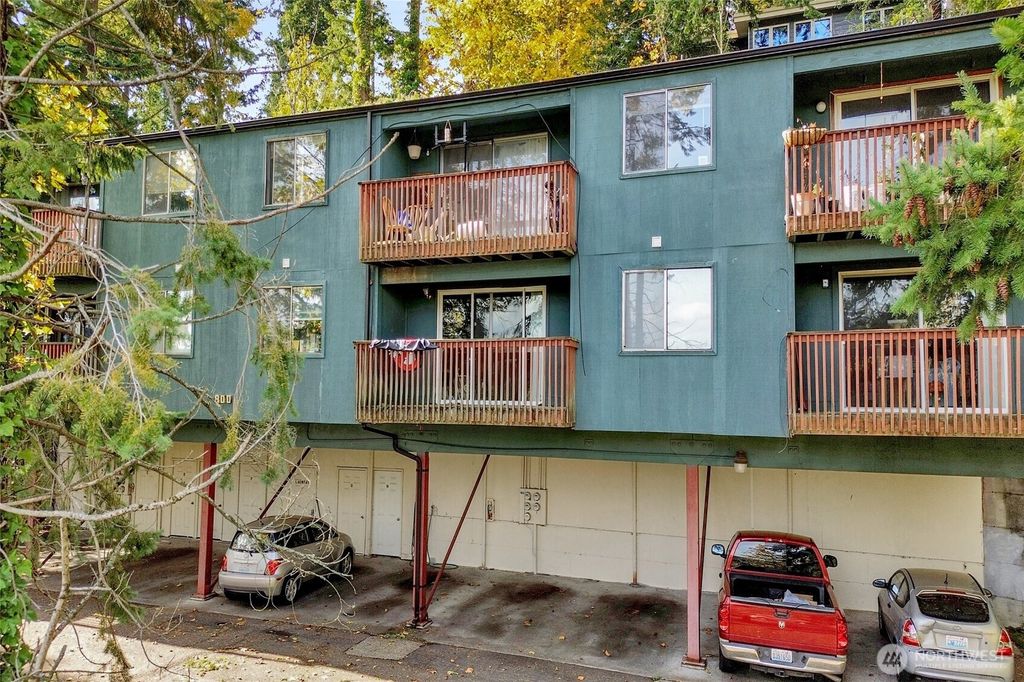 Photo of 800 20th Street St, Bellingham, WA 98225 (MLS # 2448112)