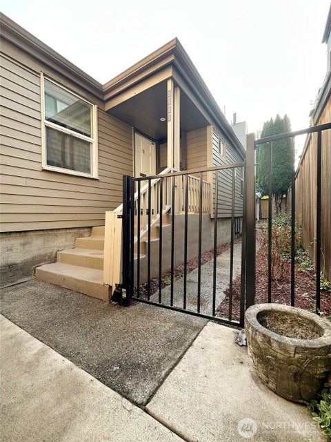 Photo of 1111 34th Avenue, Seattle, WA 98122 (MLS # 2565967)