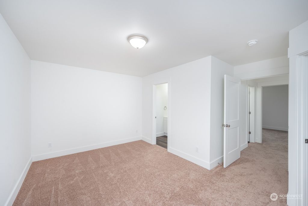 listing image 9369746615467661674