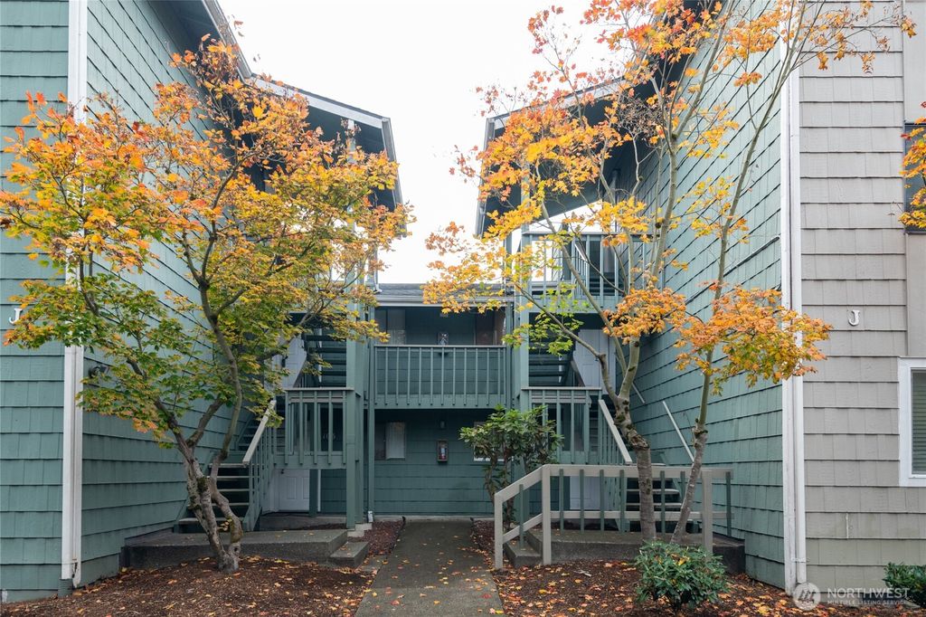 Photo of 3430 I Street NE #J101, Auburn, WA 98002 (MLS # 2448291)