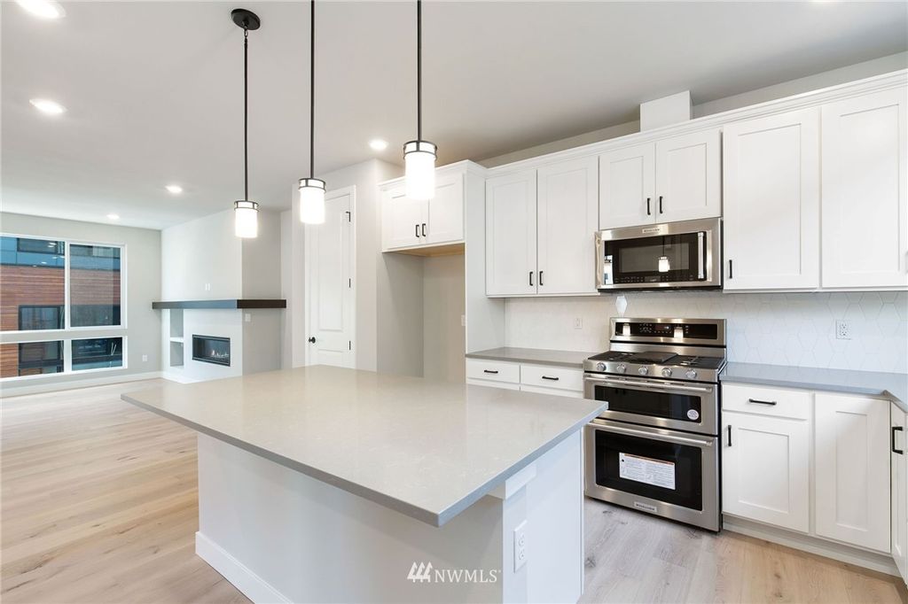 Photo of 2132 N 147th Street #E, Shoreline, WA 98133 (MLS # 1931264)
