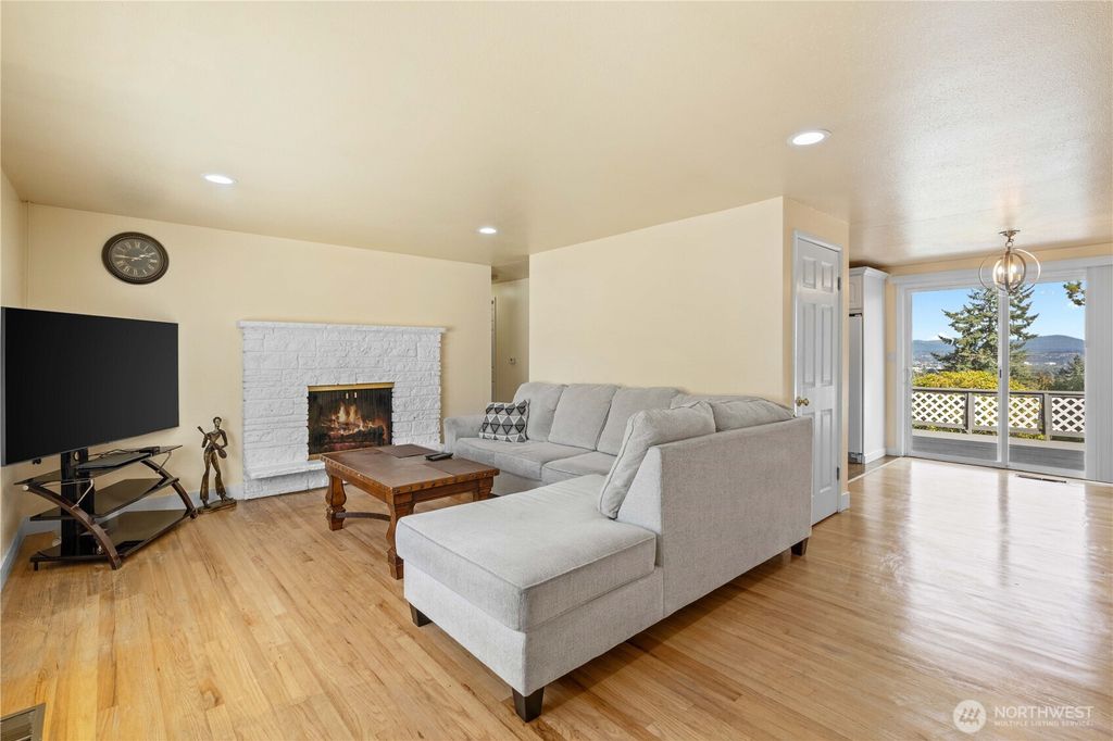 Photo of 17916 Military Road S, SeaTac, WA 98188 (MLS # 2439169)