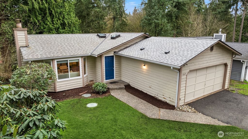 Photo of 10621 NE 133rd Place, Kirkland, WA 98034 (MLS # 2490176)