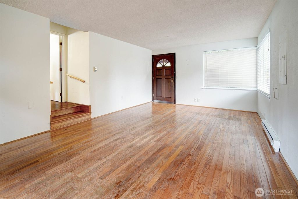 Photo of 727 N 201st Street, Shoreline, WA 98133 (MLS # 2357018)