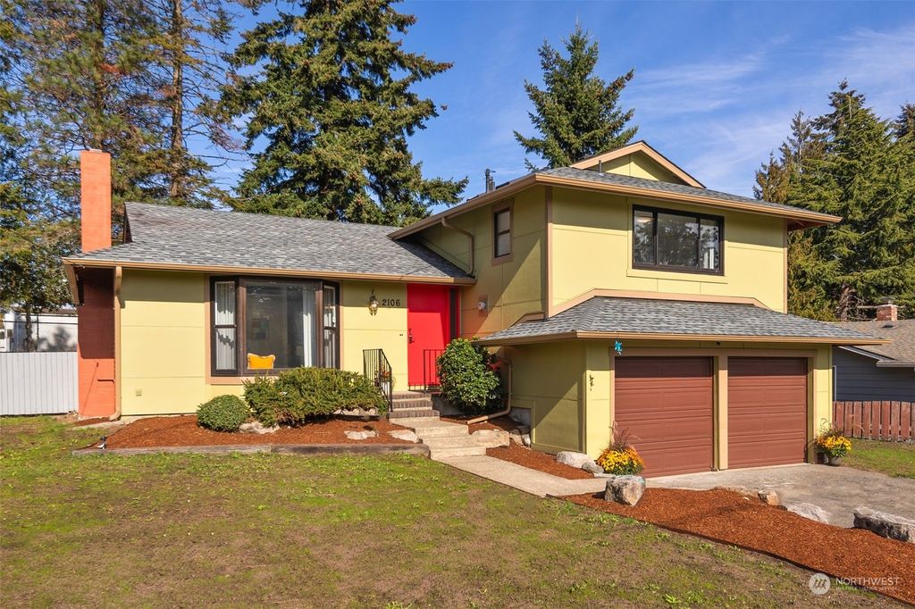 Photo of 2106 S 229th Street, Des Moines, WA 98198 (MLS # 2300305)