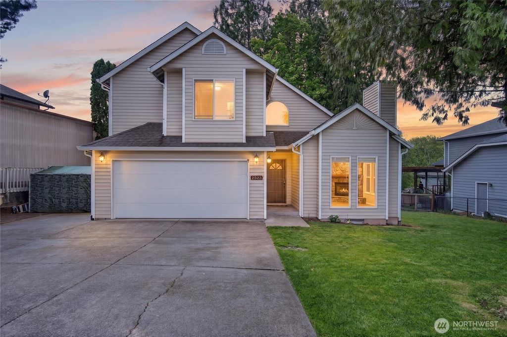 Photo of 2523 Peters Drive, Longview, WA 98632 (MLS # 2513324)